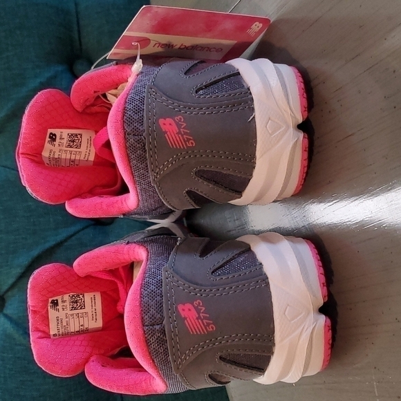 New Balance -Pink Breast Cancer Limited Edition  Athletic shoes Rare! Sz. 7 - Picture 4 of 7